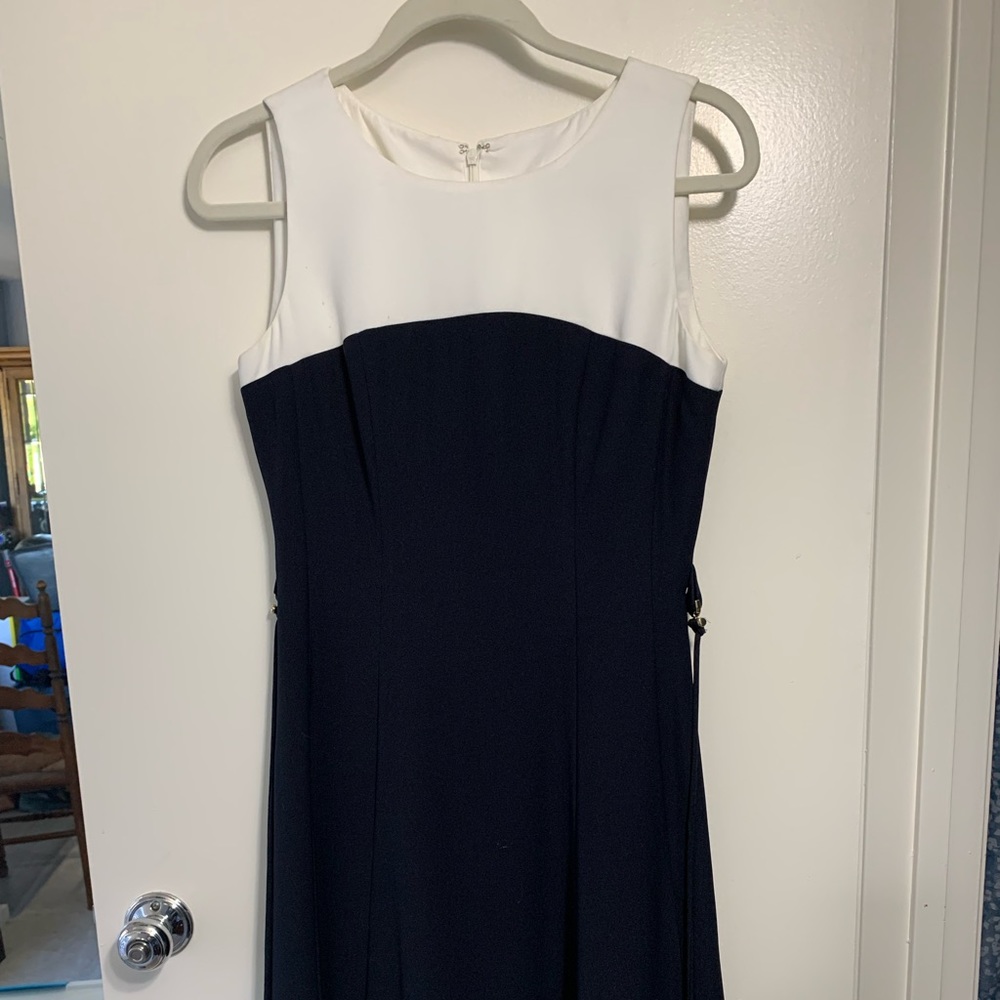Ivanka Trump dress. Navy & white sleeveless. Size 2